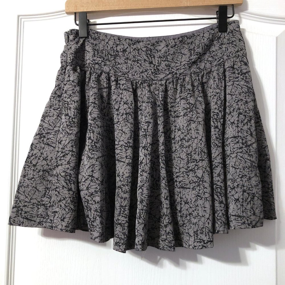 Dotti Gray miniskirt size 10 EUC